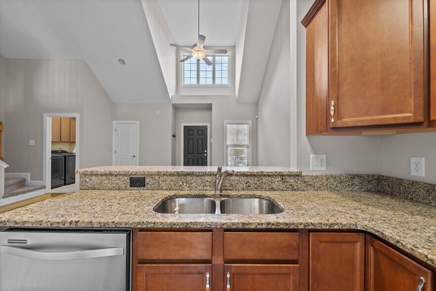 Building Photo - 118 Cypress Cir