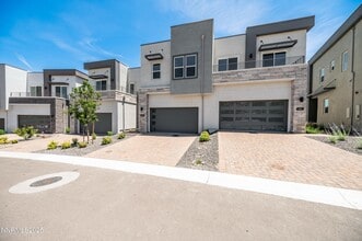 Building Photo - 1517 Golf Club Dr