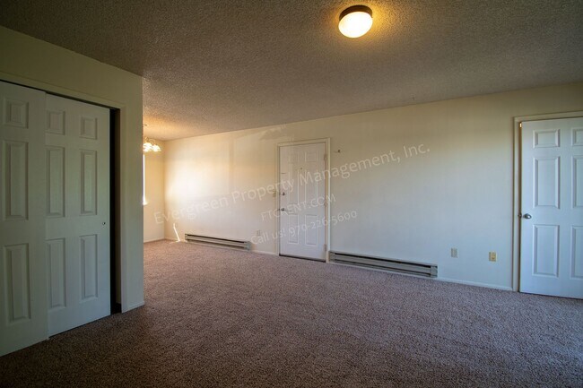 Building Photo - 3950 Manhattan Ave