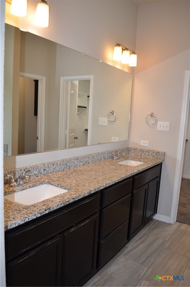 Building Photo - 3423 Addison St