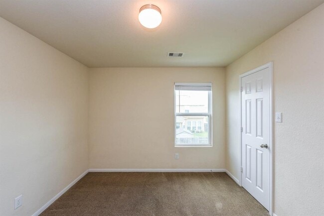 Building Photo - 18402 Each Elm Way