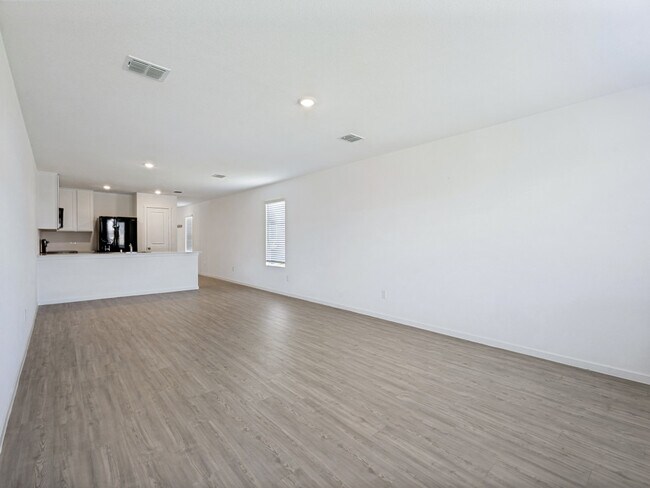 Building Photo - 6736 Bramblewood Dr