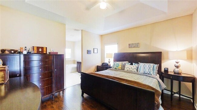 Building Photo - 1296 Lexington Manor SW