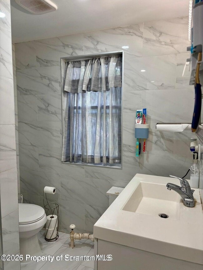 Building Photo - 9 Front St