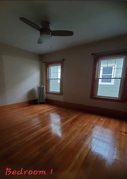 Building Photo - 425 Bird Ave