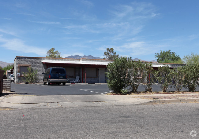 Building Photo - Sun Vista Apartments