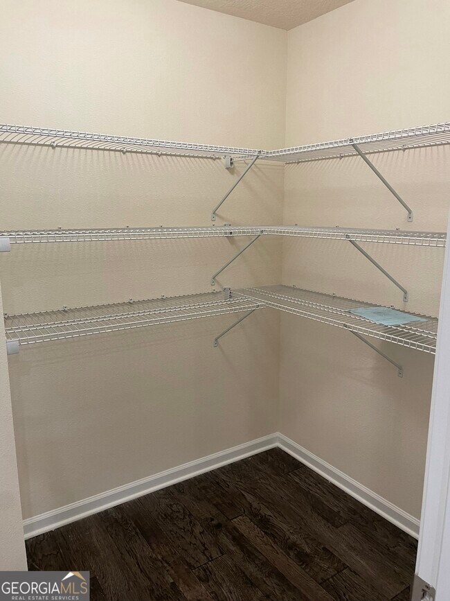 Building Photo - 127 Teakwood Dr