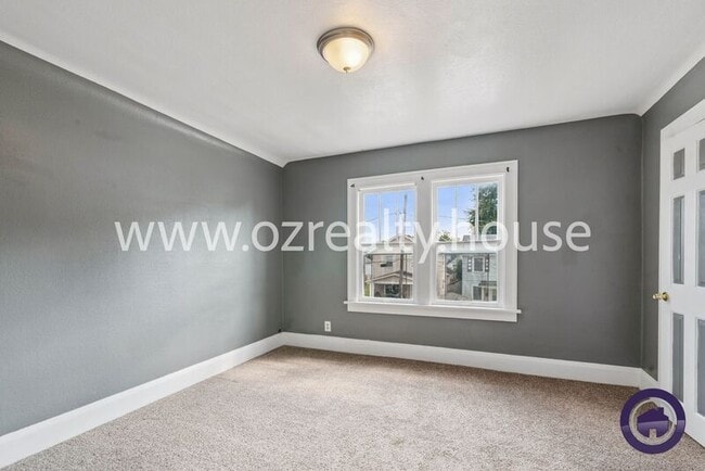 Building Photo - 1728 Loxley Rd