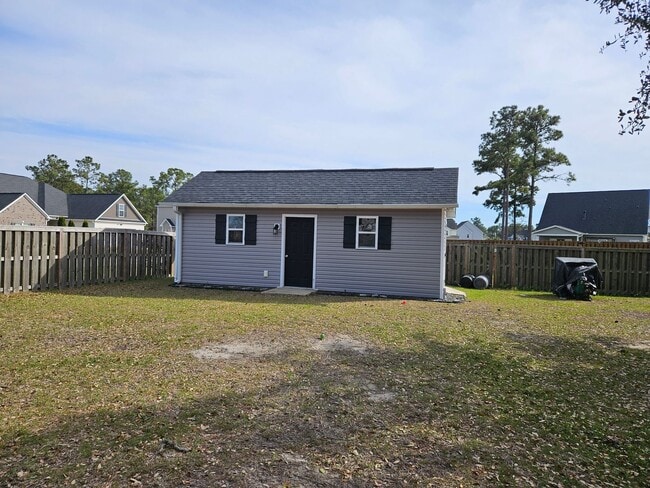 Building Photo - Beautiful unfurnished 5 Bedroom 3 Bath home in The Preserve at Tidewater Sneads Ferry