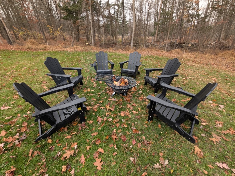 Building Photo - 8 Cedar Ln