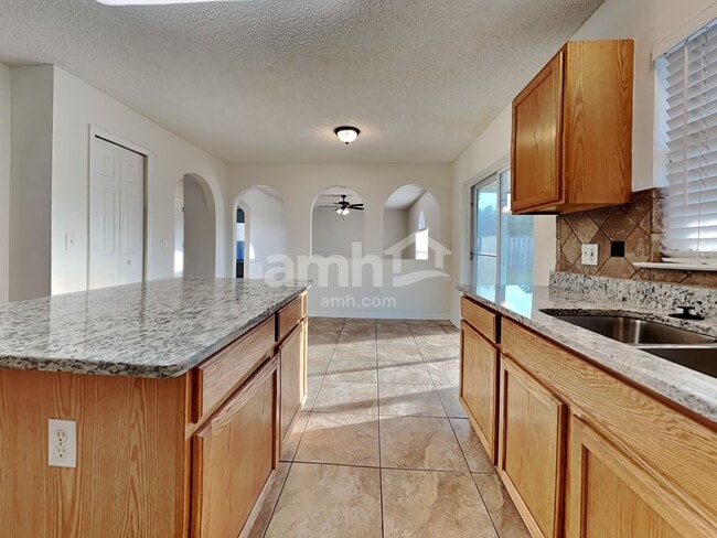 Building Photo - 7147 High Bluff Rd