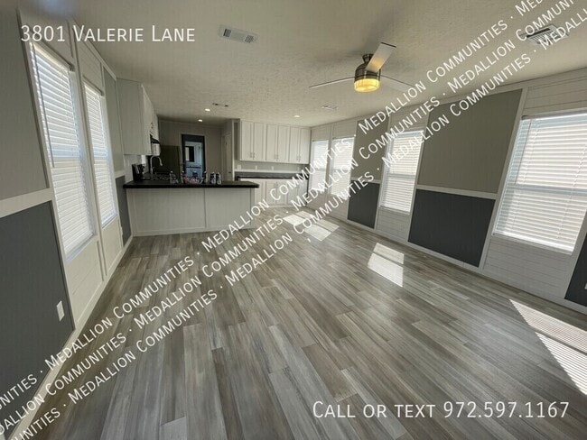 Building Photo - 3801 Valerie Ln