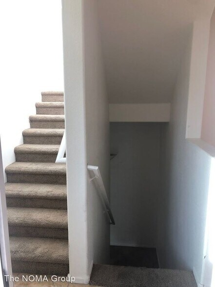 Tri-level unit. Garage, entry way on main floor. - 2401 E Rio Salado Pky