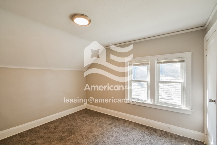 Building Photo - 3852 N 28th St