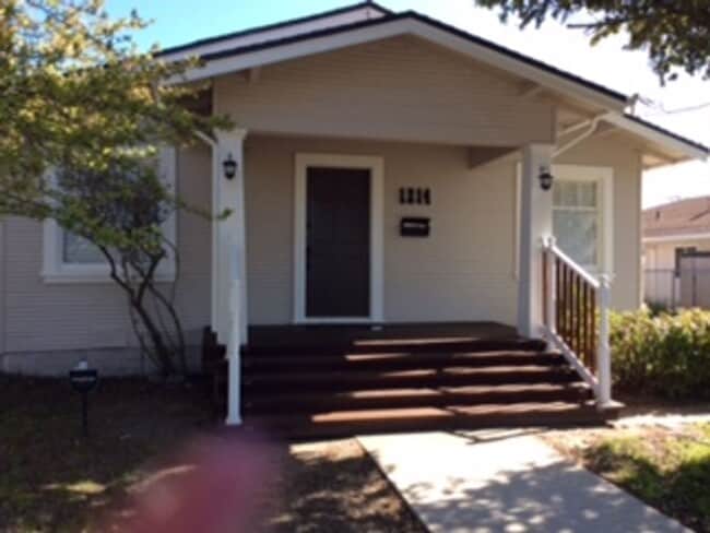 Primary Photo - Charming Westside Santa Cruz House