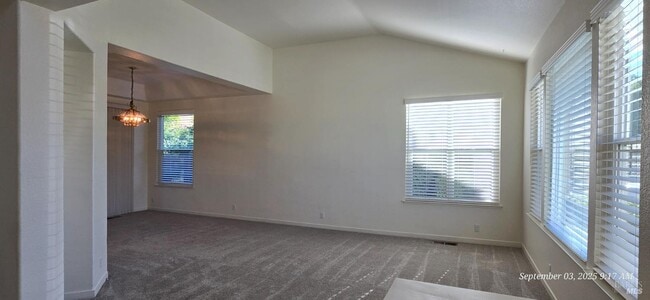 Building Photo - 3288 Ascot Ct