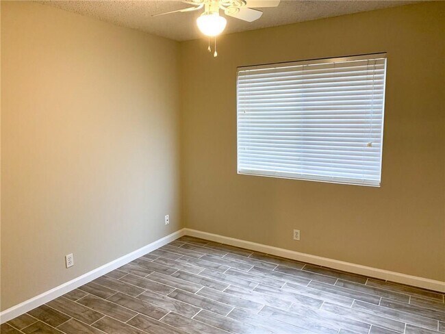 Building Photo - 9617 Copper Creek Dr