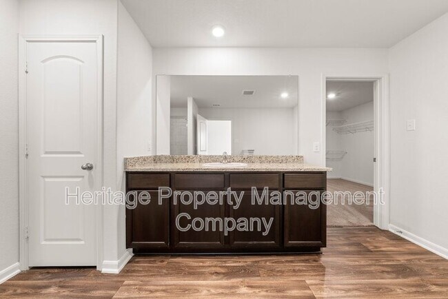 Building Photo - 11038 Chatham Ct
