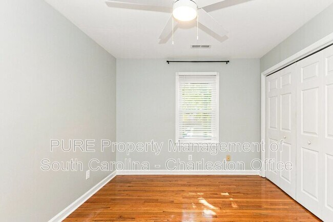 Building Photo - 154 Fox Chase Dr