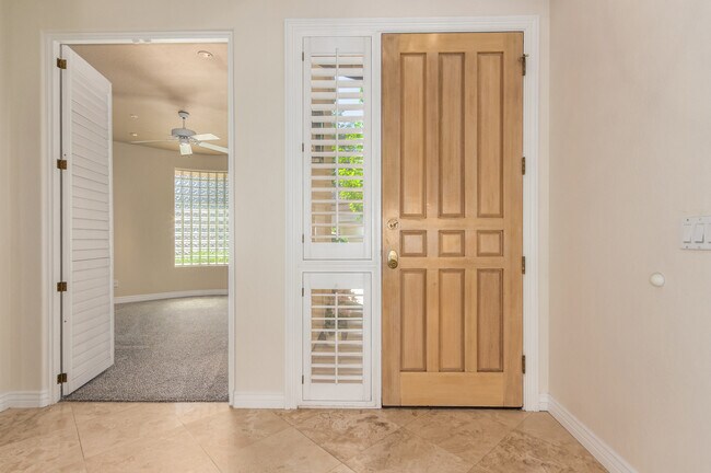 Building Photo - 10126 E Cochise Dr