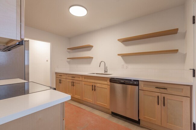 Building Photo - Crowne Pointe Apartment Homes