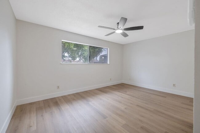 Building Photo - UPDATED CLOVIS HOME