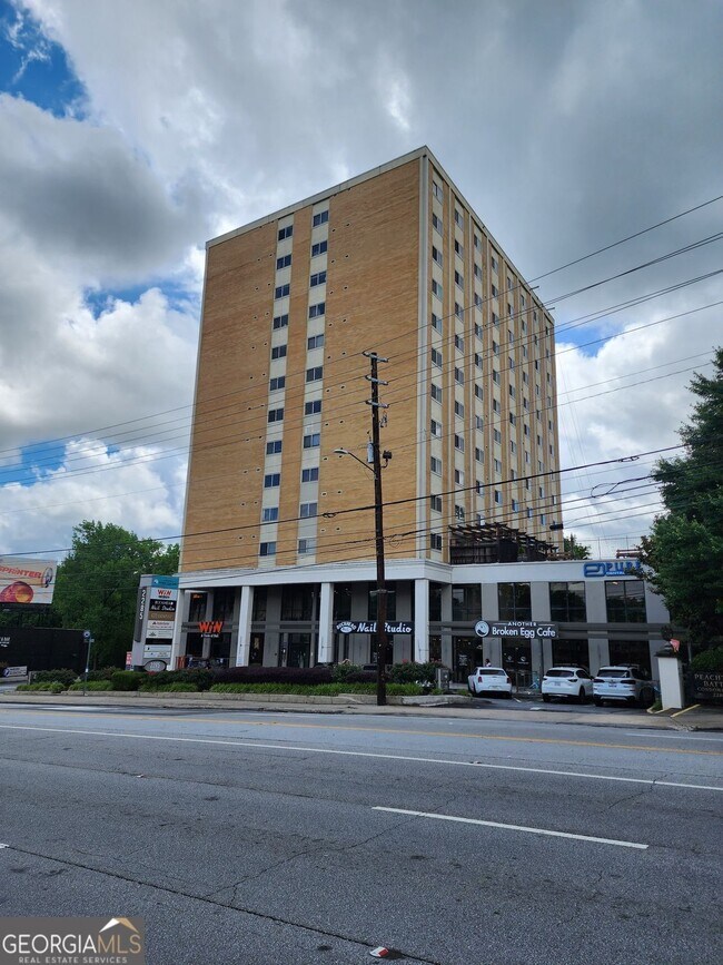 Building Photo - 2285 Peachtree Rd NE