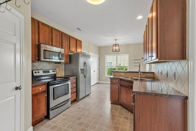 Building Photo - 238 Silver Hills Dr