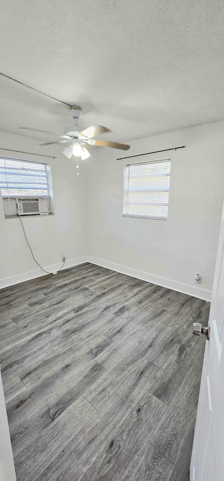 Building Photo - 1715 NW 8th Ct