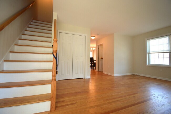 Building Photo - 173 Saybrook Rd