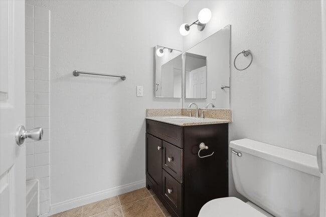 Building Photo - 3283 Dawnflower St