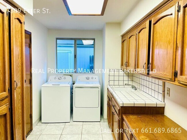 Building Photo - 7309 Etter St