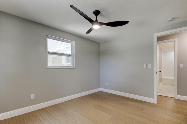 Building Photo - 10744 Drummond Rd