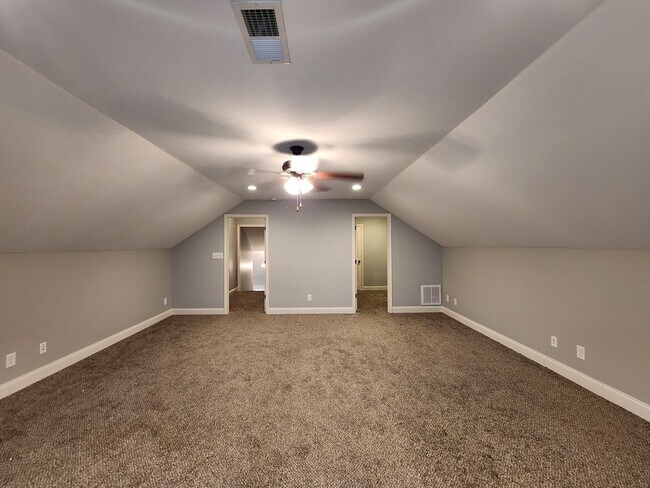 Building Photo - 1003 Sunrise Dr