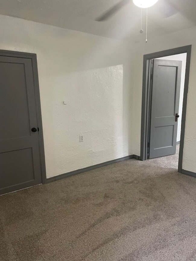 Building Photo - 5826 E Pea Ridge Rd