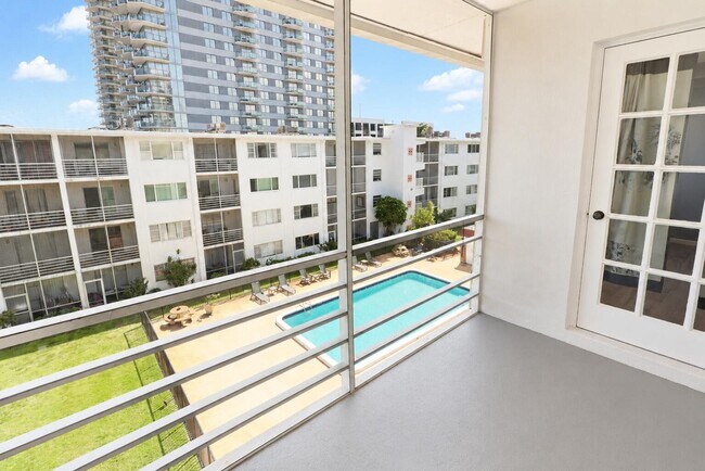 Building Photo - 4500 N Flagler Dr