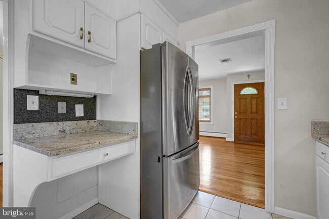 Building Photo - 8905 Valley Forge Dr