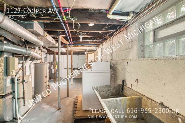 Building Photo - Available Now | 3 Bedroom 2 Bathroom Lower...