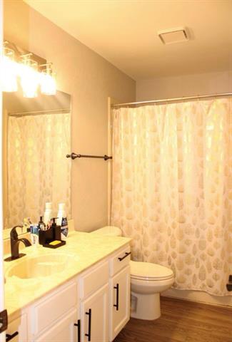 Building Photo - 808 Bridgewater Ln