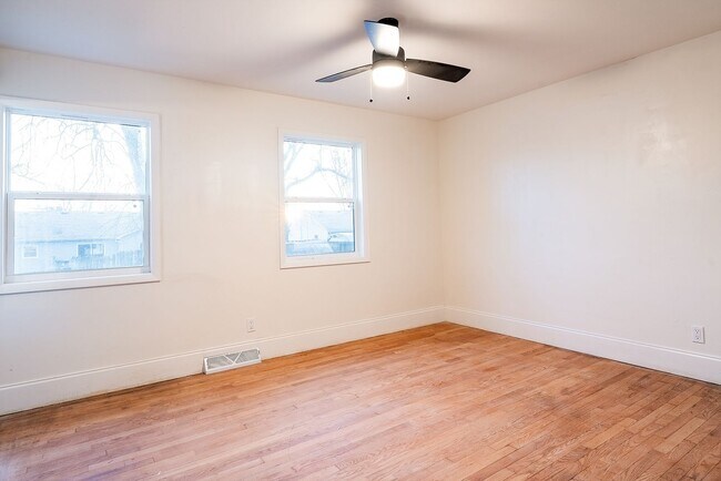 Building Photo - REMODELED 4 BEDROOM HOUSE