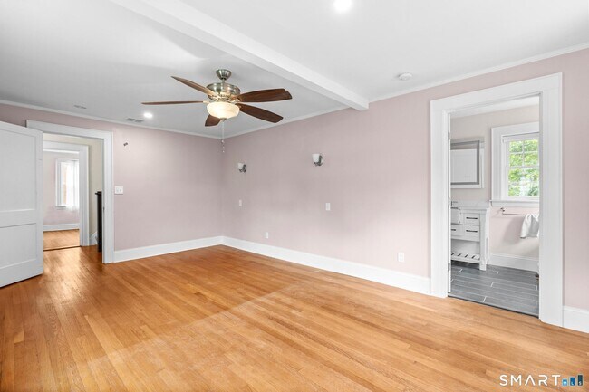 Building Photo - 12 Middlefield Dr