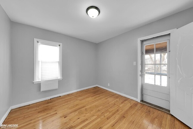 Building Photo - 14024 Grandville Ave