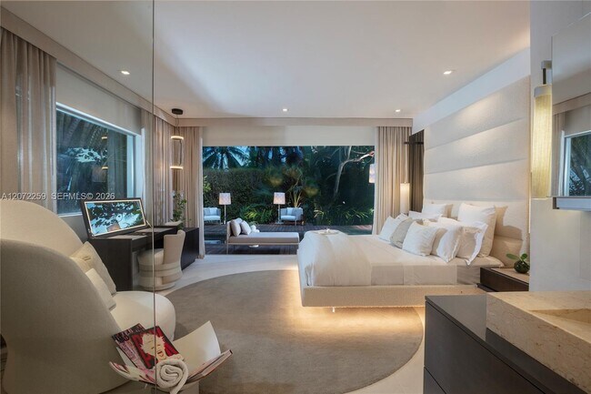 Building Photo - 2840 Flamingo Dr