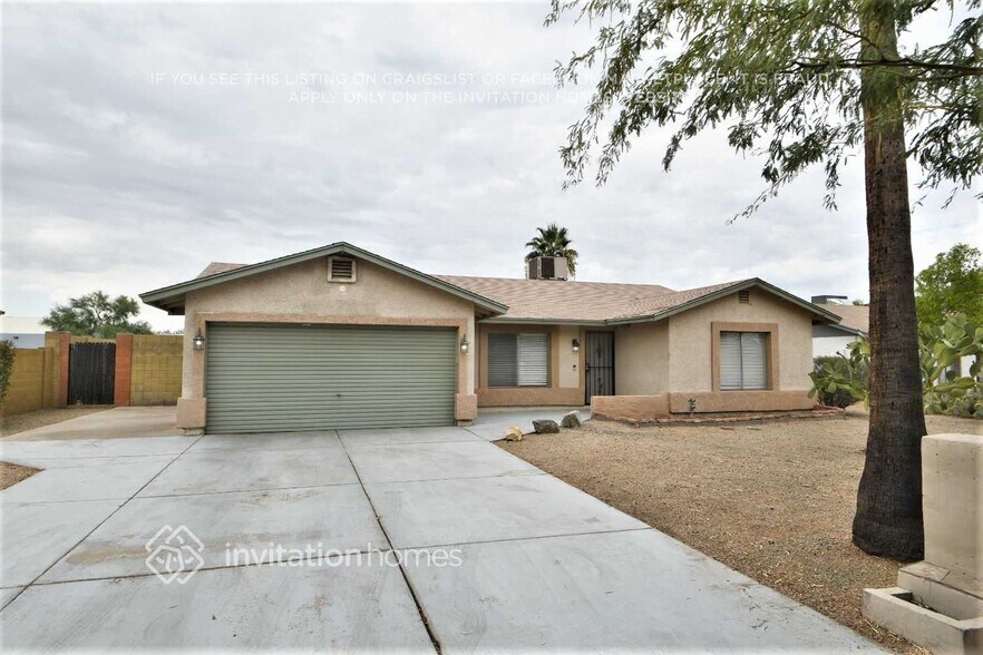 Primary Photo - 719 W Utopia Rd