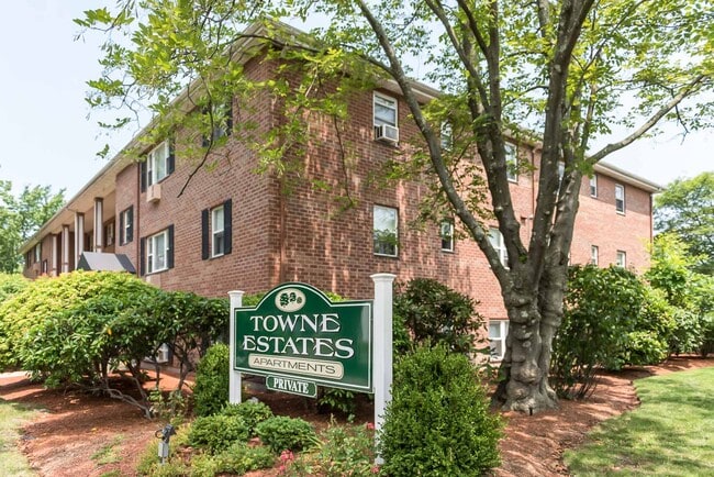 Building Photo - Towne Estates