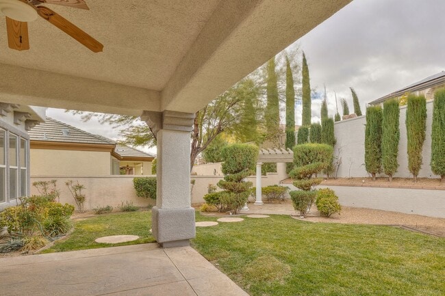 Building Photo - Beautiful 4Bd, 4Bth home in Guard Gated Community near Tivoli Village.