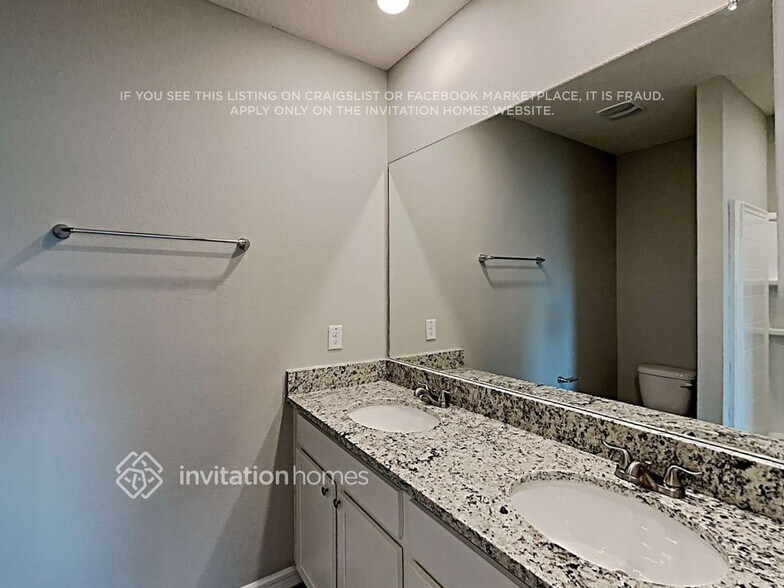 Building Photo - 17019 Wave Tressle Pl