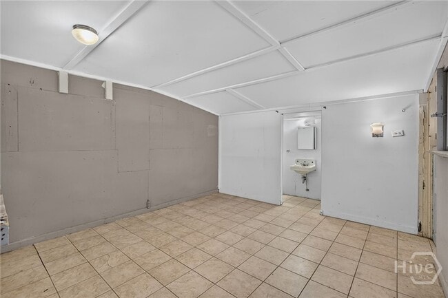 Building Photo - 216 E 57th St