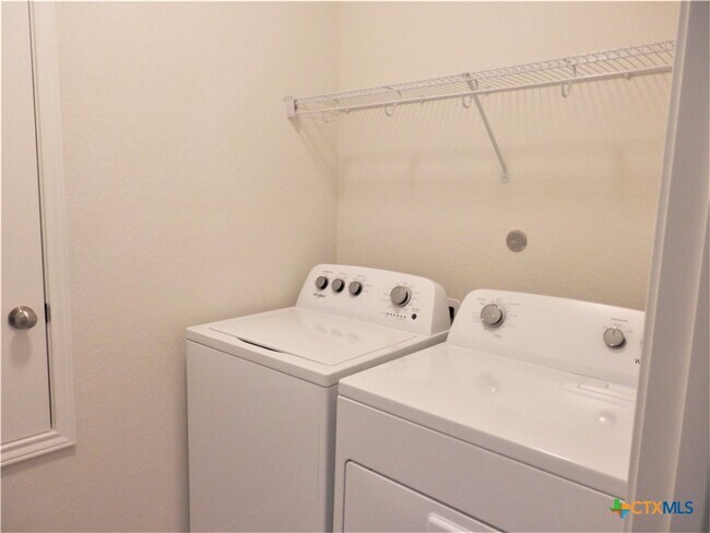 Building Photo - 334 Mistflower