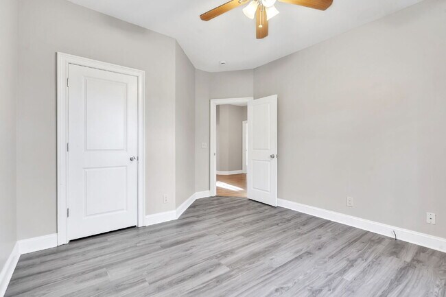 Building Photo - Beautiful 3-Bed Oasis in Travelers Rest with Granite Kitchen & Cozy Fireplace ($2275/mo base rent**)